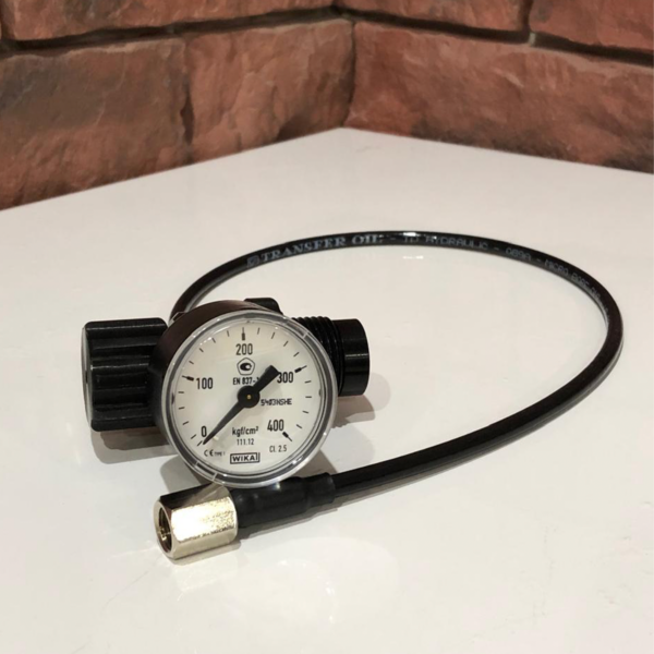 Заправочная станция ВД №10 большим манометром Wika, станция поворотная (что позволяет Вам её крепить в удобном положении на баллоне либо колбе ВД).